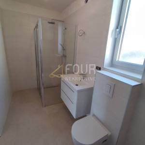 Istra, Ližnjan, novogradnja, 2s+db, lođa