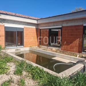 Istra, Ližnjan, novogradnja, prizemnica s bazenom