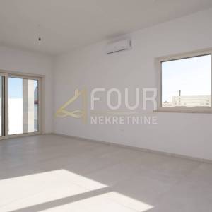 Istra, Ližnjan, samostojeća kuća s bazenom