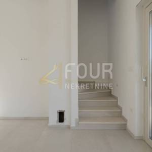 Istra, Ližnjan, samostojeća kuća s bazenom