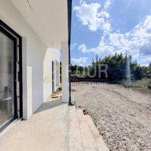 Istra, Loborika, novogradnja, kuća s bazenom