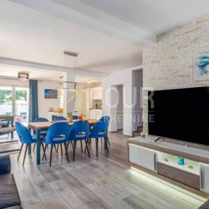 Istra, Marčana, dvojna kuća s bazenom