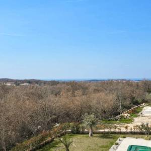 Istra, okolica Poreča – kuća u nizu s vrtom i pogledom na more