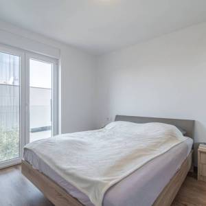 Istra, okolica Poreča – kuća u nizu s vrtom i pogledom na more