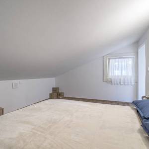 Istra, okolica Poreča – kuća u nizu s vrtom i pogledom na more