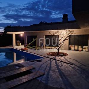 Istra, Rovinjsko Selo, novogradnja, moderna prizemnica s bazenom