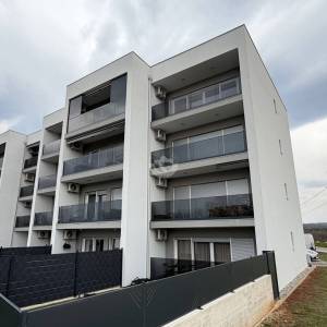 Istra, Tar, Novogradnja, 4 sobe, kompletno opremljen stan sa uporabnom dozvolom