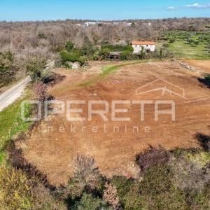 Istra, Tar – zemljište s istarskom stancijom