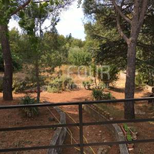 Istra, Trget, kuća s 2 stana, garaža, velika okućnica, blizina mora