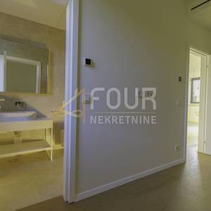 Istra, Umag - okolica, stan - luksuzni resort, 1. red do mora