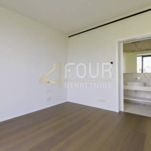 Istra, Umag - okolica, stan - luksuzni resort, 1. red do mora