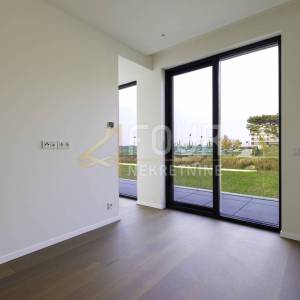 Istra, Umag - okolica, stan - luksuzni resort, 1. red do mora