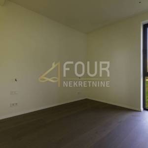 Istra, Umag - okolica, stan - luksuzni resort, 1. red do mora