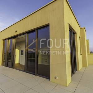 Istra, Umag - okolica, stan - luksuzni resort, 1. red do mora