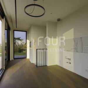 Istra, Umag - okolica, stan - luksuzni resort, 1. red do mora