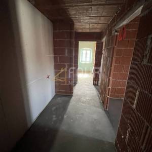 Istra, Višnjan, kamena kuća u nizu, 210m2