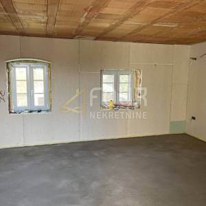 Istra, Višnjan, kamena kuća u nizu, 210m2