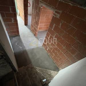 Istra, Višnjan, kamena kuća u nizu, 210m2