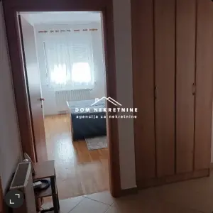 IZNAJMLJUJE SE DVOSOBNI STAN U OSIJEKU