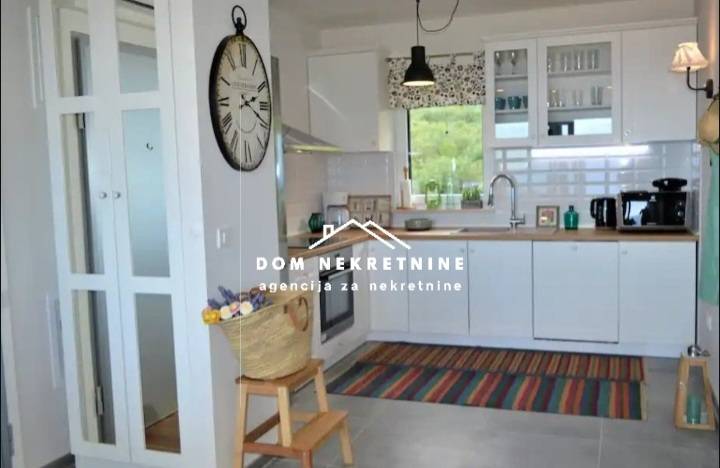 IZNAJMLJUJE SE STAN U MAKARSKOJ