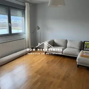 IZNAJMLJUJE SE STAN U ZAGREBU ( VRHOVEC )