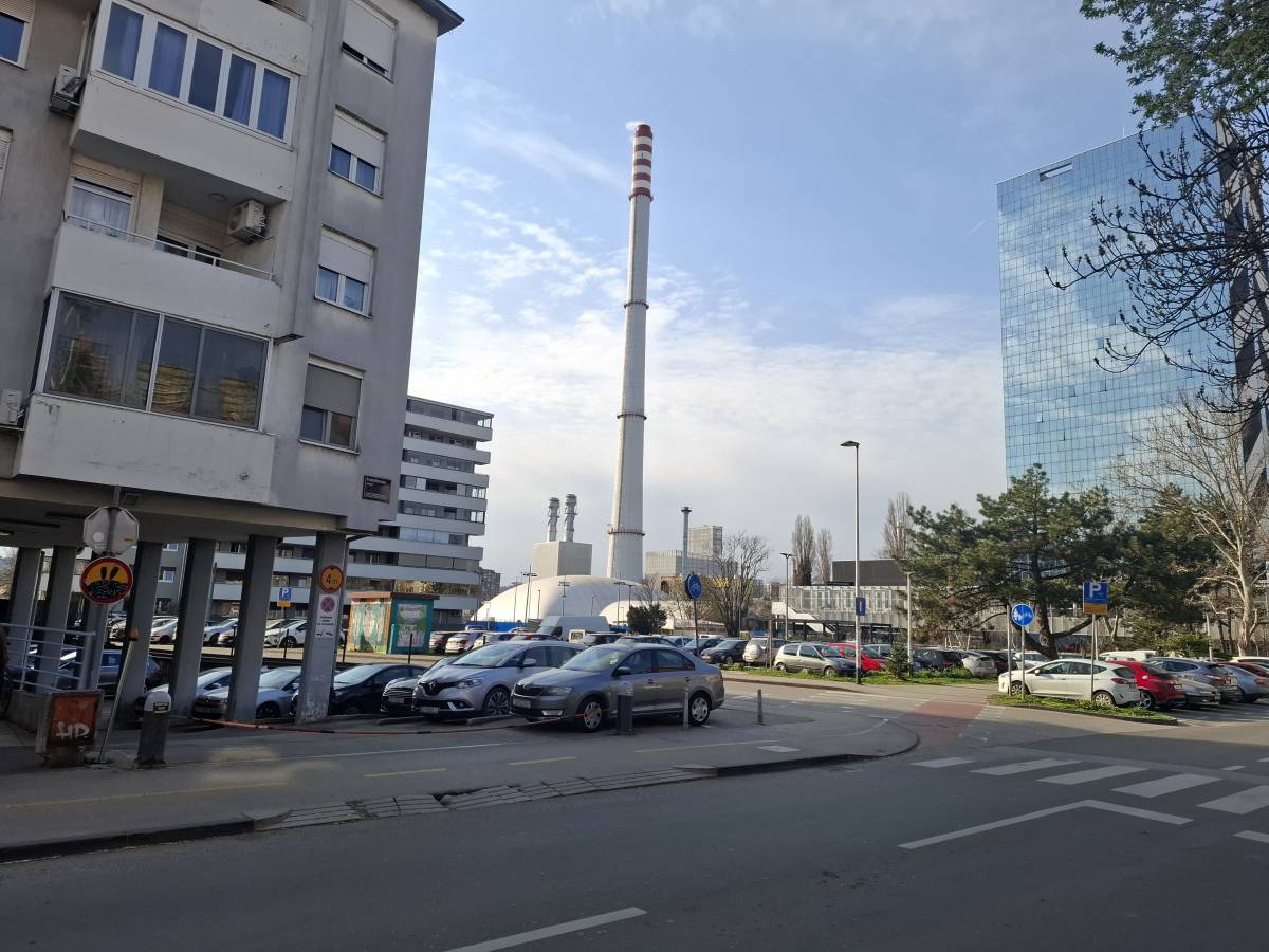 Iznajmljujem garažu na Trešnjevci