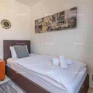 Izvrsna prilika! Prodaja - atraktivna dvojna kuća s bazenom i uređenom okućnicom, Banjole!