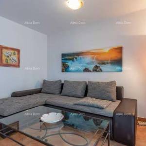 Izvrsna prilika! Prodaja - atraktivna dvojna kuća s bazenom i uređenom okućnicom, Banjole!