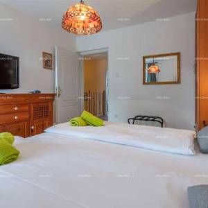 Izvrsna prilika! Prodaja - atraktivna dvojna kuća s bazenom i uređenom okućnicom, Banjole!