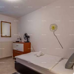 Izvrsna prilika! Prodaja - atraktivna dvojna kuća s bazenom i uređenom okućnicom, Banjole!