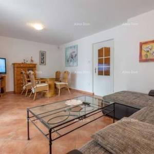 Izvrsna prilika! Prodaja - atraktivna dvojna kuća s bazenom i uređenom okućnicom, Banjole!