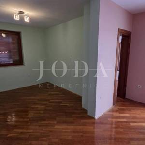 Jadranovo dvosobni stan 150m od mora