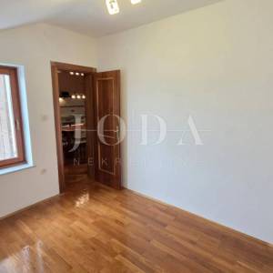 Jadranovo dvosobni stan 150m od mora