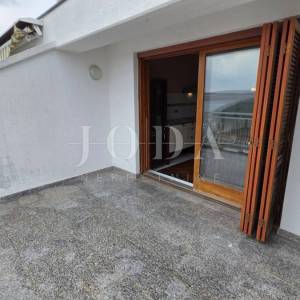 Jadranovo dvosobni stan 150m od mora