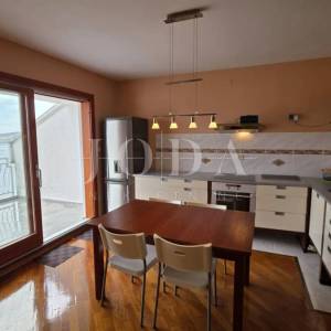 Jadranovo dvosobni stan 150m od mora