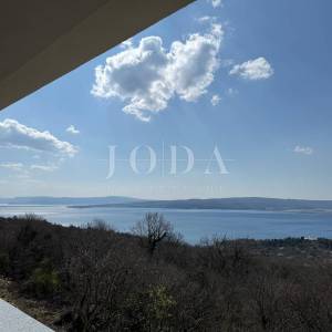 Jadranovo-Dvosobni stan na prvom katu sa otvorenim pogledom