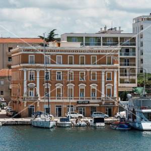 Jedinstven trosoban stan, 94 m2, Branimirova obala, Zadar