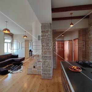 Jedinstven trosoban stan, 94 m2, Branimirova obala, Zadar