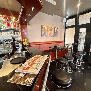 Kafić na Trnju spreman za rad - odlična mikrolokacija i terasa