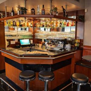 Kafić na Trnju spreman za rad - odlična mikrolokacija i terasa