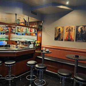 Kafić na Trnju spreman za rad - odlična mikrolokacija i terasa