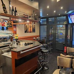 Kafić na Trnju spreman za rad - odlična mikrolokacija i terasa