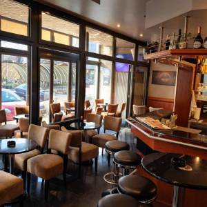 Kafić na Trnju spreman za rad - odlična mikrolokacija i terasa