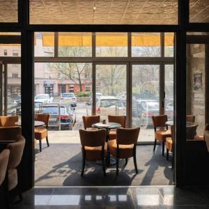 Kafić na Trnju spreman za rad - odlična mikrolokacija i terasa