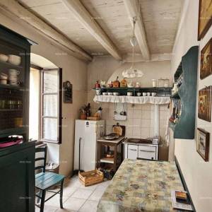 Kamena istarska kuća u Brtonigli