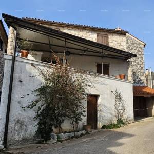 Kamena istarska kuća u Brtonigli