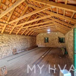 Kamena Kuća u Vrbanju sa Vrtom i Terasom