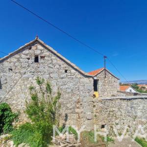 Kamena Kuća u Vrbanju sa Vrtom i Terasom