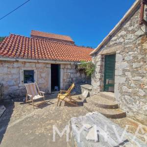 Kamena Kuća u Vrbanju sa Vrtom i Terasom