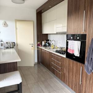 Kastav, Rešetari, 99.77m2, etaža, 3s+db, uređena okućnica